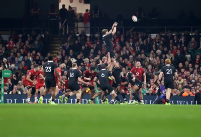 221125 - Wales v New Zealand All Blacks - Quilter Nations Series - Fabian Holland of New Zealand wins the line out