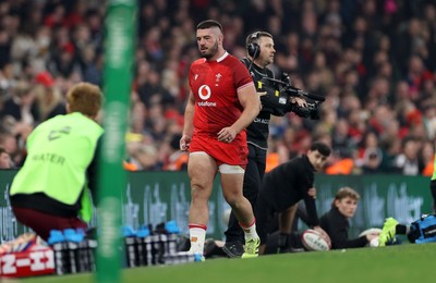 221125 - Wales v New Zealand All Blacks - Quilter Nations Series - Gareth Thomas of Wales is given a yellow card by Referee Hollie Davidson 