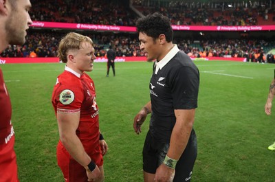 221125 - Wales v New Zealand All Blacks - Quilter Nations Series - Blair Murray of Wales shakes hands with the opposition at full time