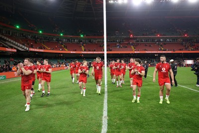 221125 - Wales v New Zealand All Blacks - Quilter Nations Series - Wales thank the fans at full time