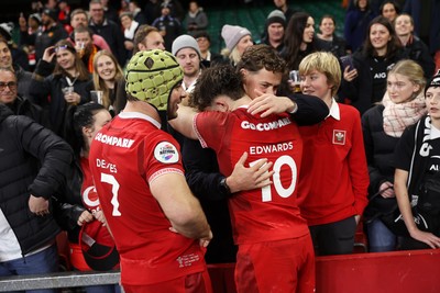 221125 - Wales v New Zealand All Blacks - Quilter Nations Series - Harri Deaves and Dan Edwards of Wales with fans at full time
