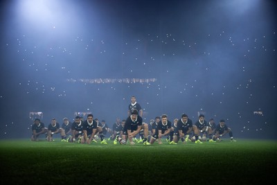 221125 - Wales v New Zealand All Blacks - Quilter Nations Series - New Zealand perform the haka