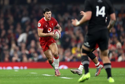 221125 - Wales v New Zealand All Blacks - Quilter Nations Series - Louis Rees-Zammit of Wales 