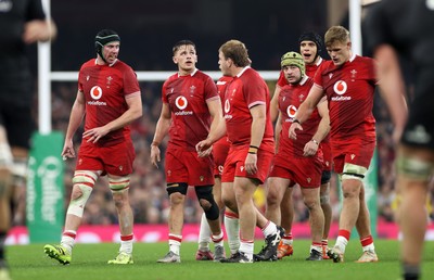 221125 - Wales v New Zealand All Blacks - Quilter Nations Series - Wales look on