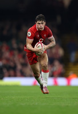 221125 - Wales v New Zealand All Blacks - Quilter Nations Series - Louis Rees-Zammit of Wales 