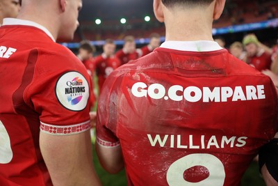 221125 - Wales v New Zealand All Blacks - Quilter Nations Series - Wales team huddle