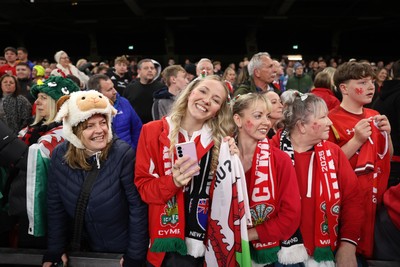 221125 - Wales v New Zealand All Blacks - Quilter Nations Series - Fans