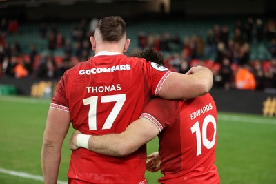 221125 - Wales v New Zealand All Blacks - Quilter Nations Series - Gareth Thomas and Dan Edwards of Wales 