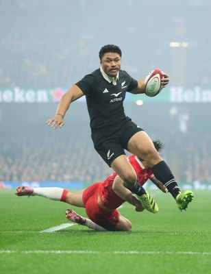 221125 - Wales v New Zealand, Quilter Nations Series - Caleb Clarke of New Zealand  races in to score the opening try