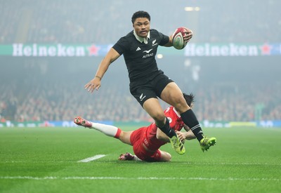 221125 - Wales v New Zealand, Quilter Nations Series - Caleb Clarke of New Zealand  races in to score the opening try