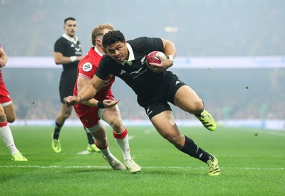 221125 - Wales v New Zealand, Quilter Nations Series - Caleb Clarke of New Zealand  races in to score the opening try