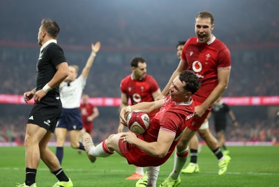 221125 - Wales v New Zealand, Quilter Nations Series - Tom Rogers of Wales celebrates after scoring try