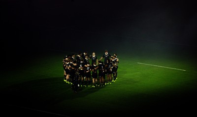 221125 - Wales v New Zealand, Quilter Nations Series - The New Zealand All Blacks perform the Haka