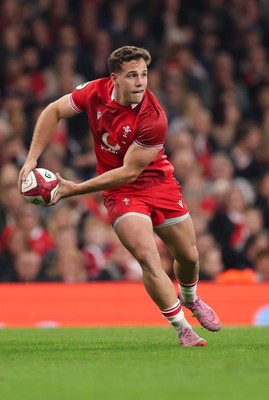 221125 - Wales v New Zealand, Quilter Nations Series - Kieran Hardy of Wales