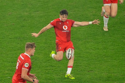 221125 - Wales v New Zealand - Quilter Nations Series - Dan Edwards of Wales