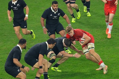 221125 - Wales v New Zealand - Quilter Nations Series - Taine Plumtree of Wales 