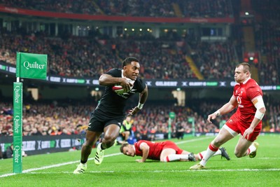 221125 - Wales v New Zealand - Quilter Nations Series - Sevu Reece of New Zealand runs in to score a try