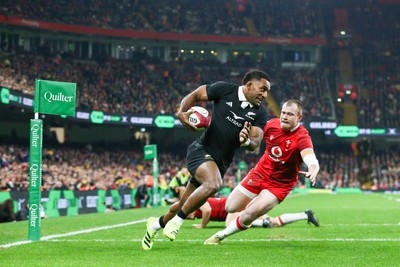 221125 - Wales v New Zealand - Quilter Nations Series - Sevu Reece of New Zealand runs in to score a try