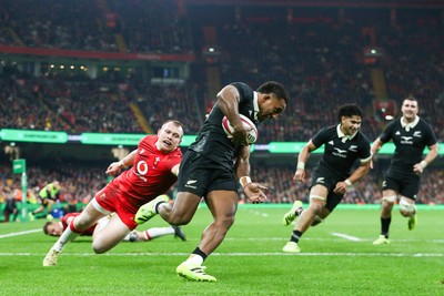 221125 - Wales v New Zealand - Quilter Nations Series - Sevu Reece of New Zealand runs in to score a try