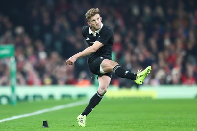 221125 - Wales v New Zealand - Quilter Nations Series - Damian McKenzie of New Zealand kicks a conversion