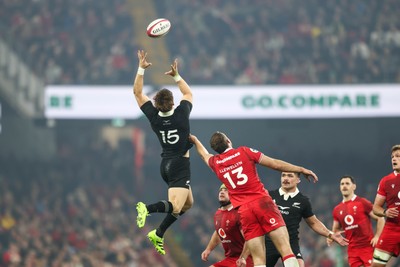 221125 - Wales v New Zealand - Quilter Nations Series - Ruben Love of New Zealand goes up for a high ball