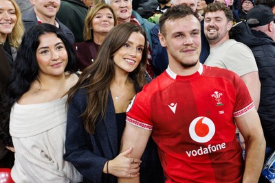 221125 - Wales v New Zealand - Quilter Nations Series - Jarrod Evans of Wales with fans at the end of the match