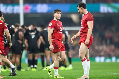 221125 - Wales v New Zealand - Quilter Nations Series - Dan Edwards and Tom Rogers of Wales