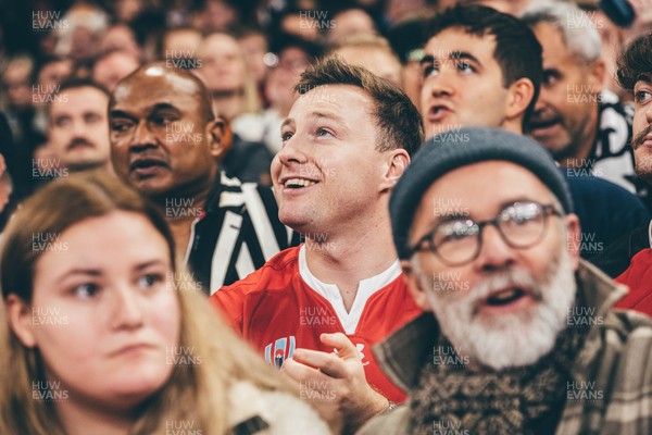 221125 - Wales v New Zealand - Quilter Nations Series - Wales Fans inside the stadium during the game 