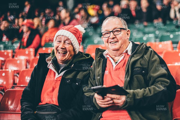 221125 - Wales v New Zealand - Quilter Nations Series - Wales Fans inside the stadium during the game 