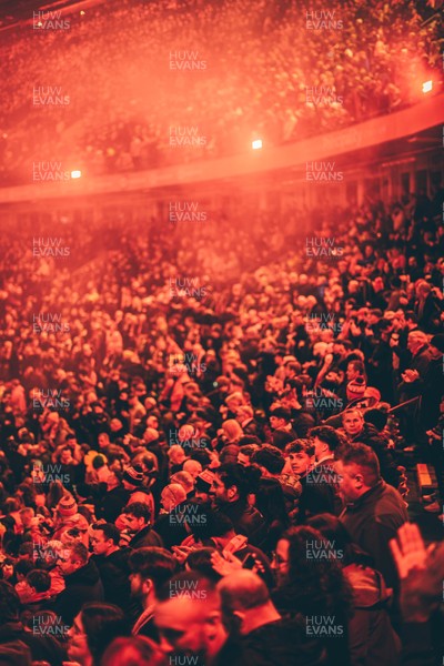 221125 - Wales v New Zealand - Quilter Nations Series - Fans Watch the light show ahead of the game 