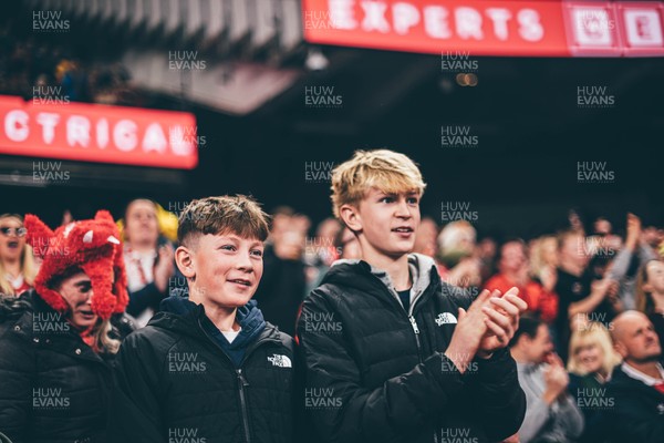 221125 - Wales v New Zealand - Quilter Nations Series - Wales Fans inside the stadium during the game 