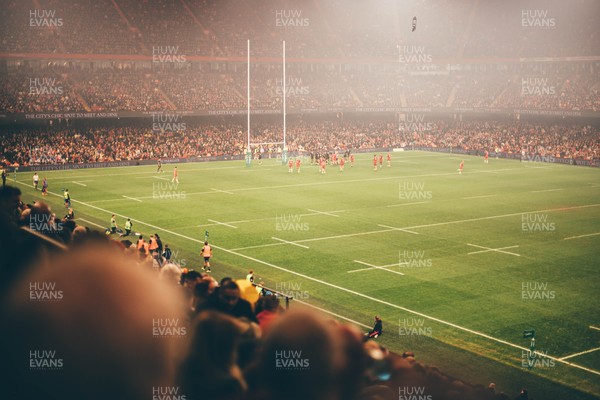 221125 - Wales v New Zealand - Quilter Nations Series - Game action from a fan’s perspective 