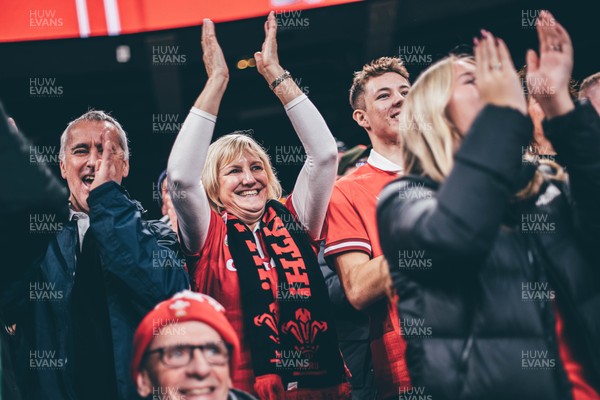221125 - Wales v New Zealand - Quilter Nations Series - Wales Fans inside the stadium during the game 