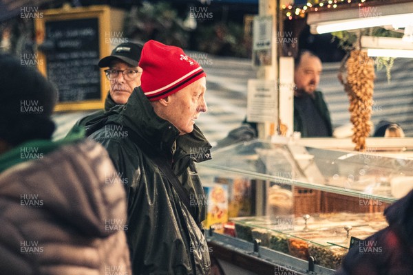221125 - Wales v New Zealand - Quilter Nations Series - Fans ahead of the game 