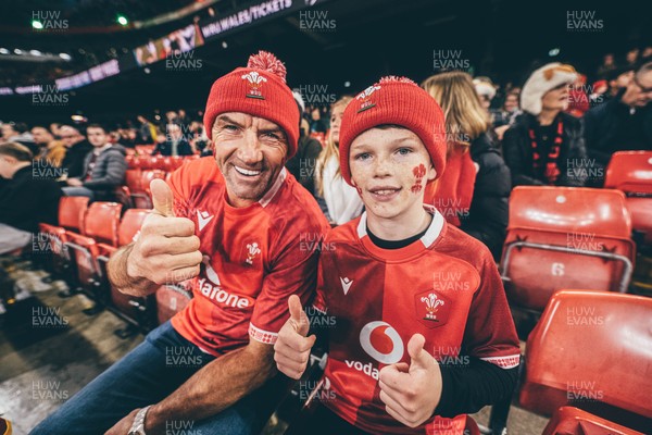 221125 - Wales v New Zealand - Quilter Nations Series - Fans inside the stadium ahead of the game 