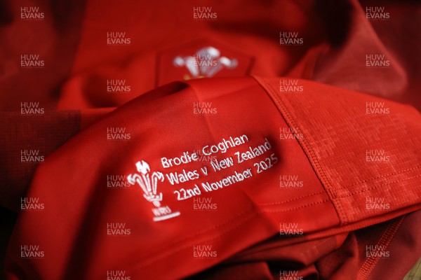 221125 - Wales v New Zealand - Quilter Nations Series - Brodie Coghlan of Wales jersey before the game