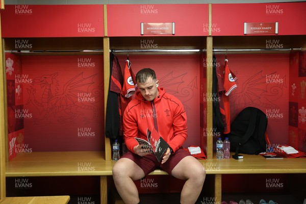 221125 - Wales v New Zealand All Blacks - Quilter Nations Series - Morgan Morse of Wales in the dressing room