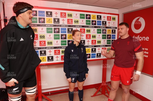 221125 - Wales v New Zealand All Blacks - Quilter Nations Series - Scott Barrett of New Zealand and Dewi Lake of Wales during the coin toss
