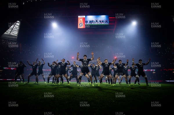 221125 - Wales v New Zealand All Blacks - Quilter Nations Series - All Blacks perform the haka