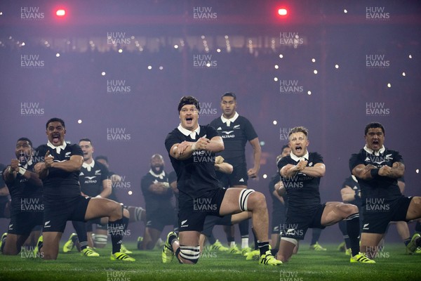 221125 - Wales v New Zealand All Blacks - Quilter Nations Series - All Blacks perform the haka