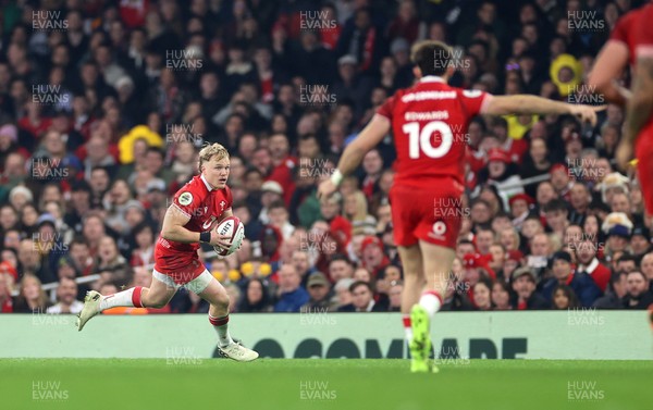 221125 - Wales v New Zealand All Blacks - Quilter Nations Series - Blair Murray of Wales 