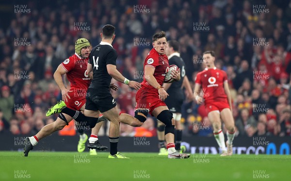 221125 - Wales v New Zealand All Blacks - Quilter Nations Series - Alex Mann of Wales 