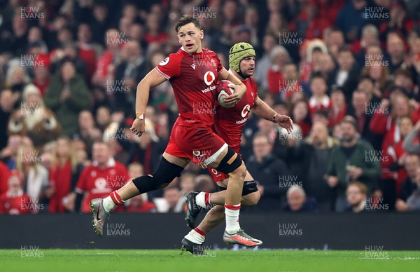 221125 - Wales v New Zealand All Blacks - Quilter Nations Series - Alex Mann of Wales 