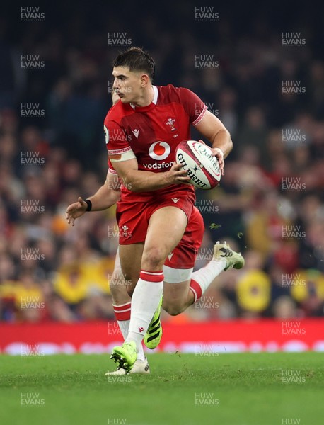 221125 - Wales v New Zealand All Blacks - Quilter Nations Series - Joe Hawkins of Wales 