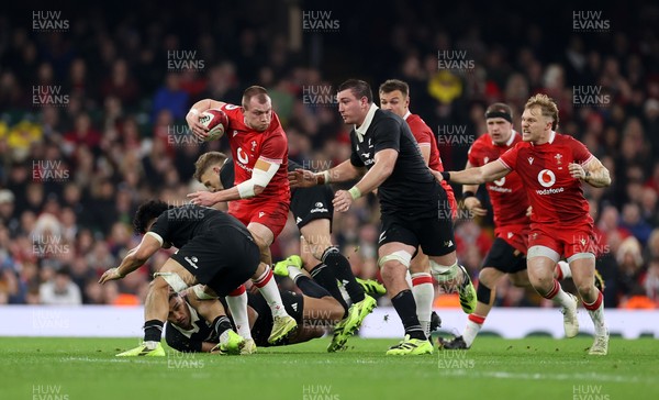 221125 - Wales v New Zealand All Blacks - Quilter Nations Series - Nick Tompkins of Wales 