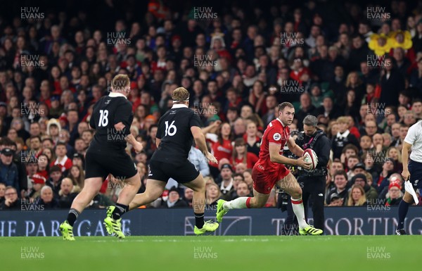 221125 - Wales v New Zealand All Blacks - Quilter Nations Series - Max Llewellyn of Wales 