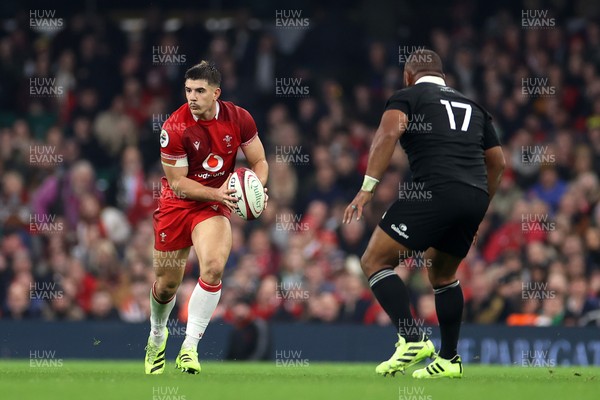 221125 - Wales v New Zealand All Blacks - Quilter Nations Series - Joe Hawkins of Wales 