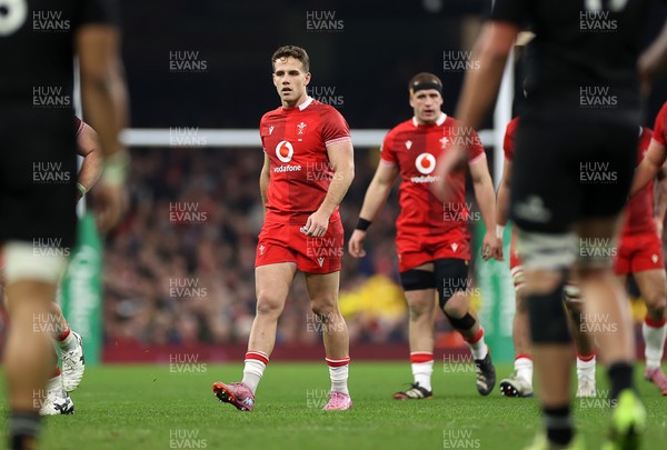 221125 - Wales v New Zealand All Blacks - Quilter Nations Series - Kieran Hardy of Wales 