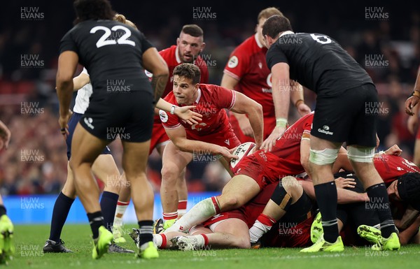 221125 - Wales v New Zealand All Blacks - Quilter Nations Series - Kieran Hardy of Wales 