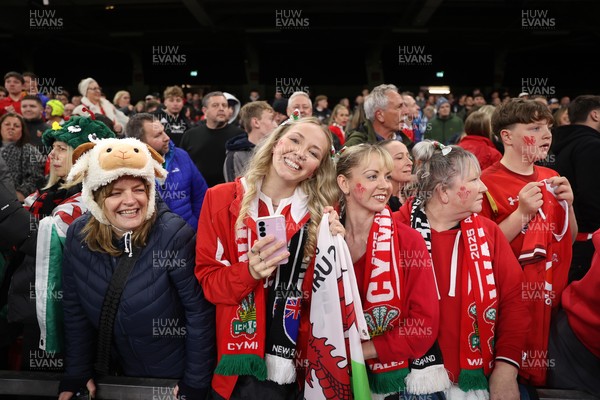 221125 - Wales v New Zealand All Blacks - Quilter Nations Series - Fans